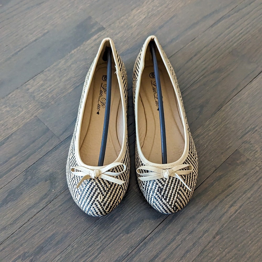 TWO TWO Women's Flats, Size 6